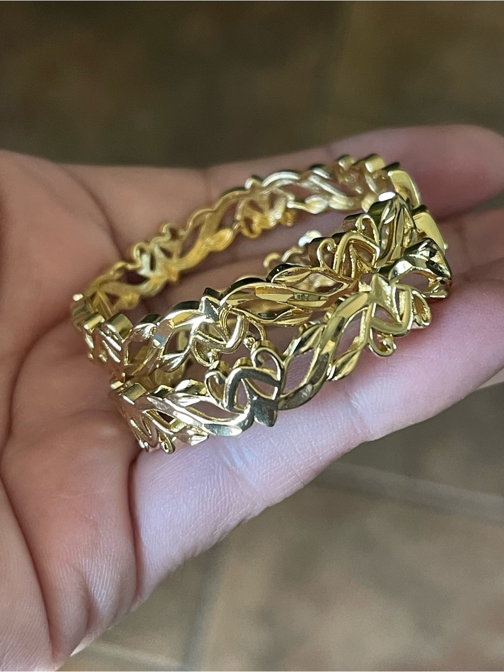 Gold Leaf Motif Hoop Earrings